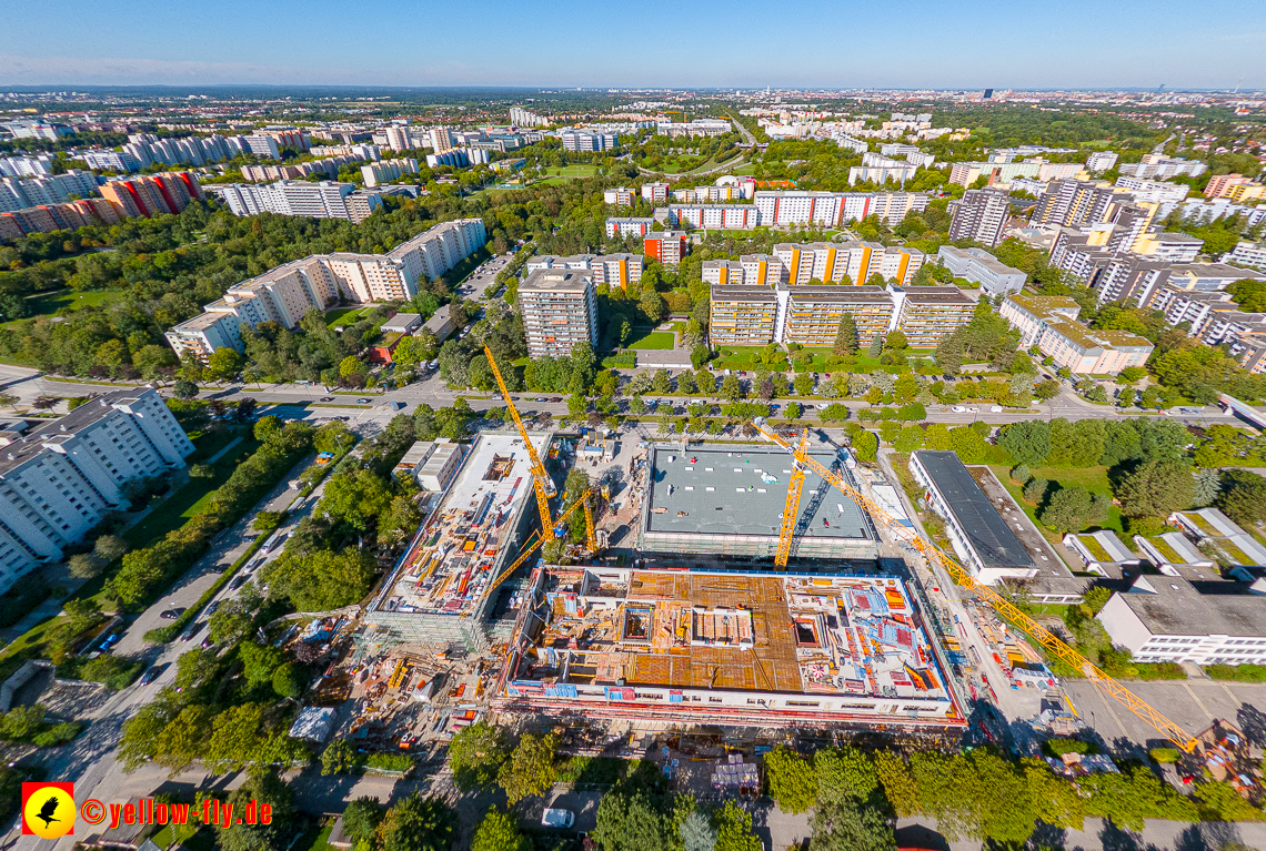 02.09.2022 - Baustelle Grundschule am Karl-Marx-Ring und Villa in der Niederalmstraße 16 in Neuperlach
